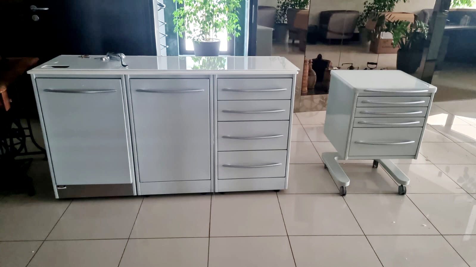 IRIDE dentalni namještaj