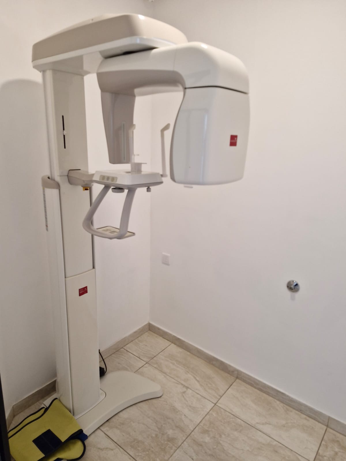 Orthopan VATECH Pax i Pano za 2D snimanje.